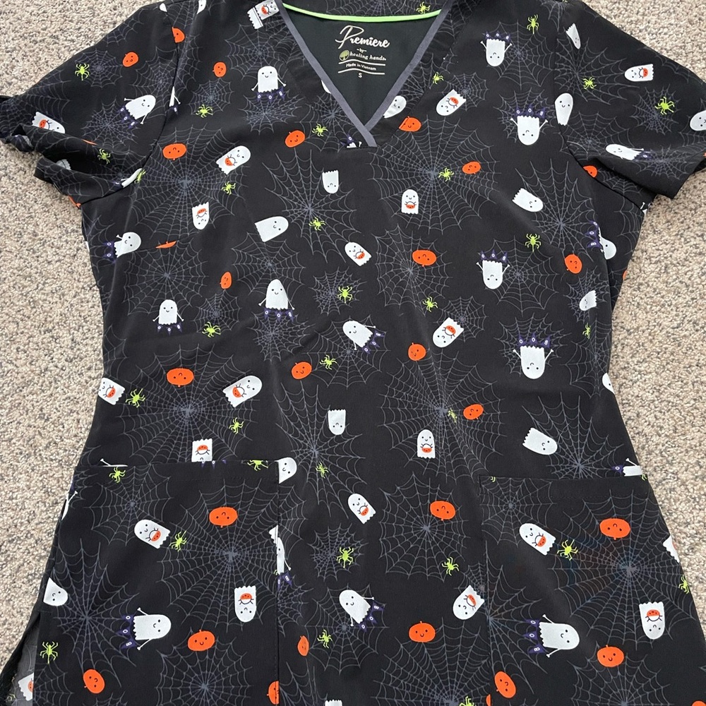 Koi Women's Halloween Print Blouse - Black and Orange